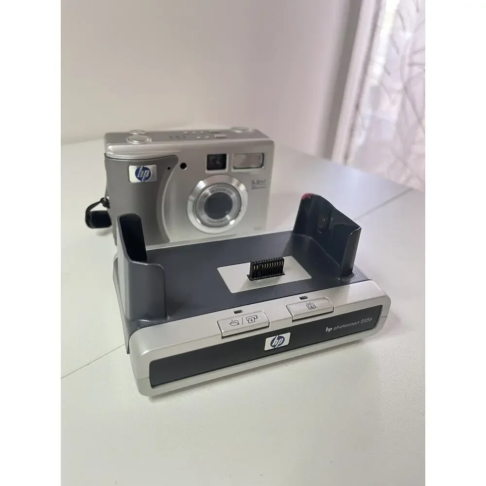 HP Photosmart 8886 Camera 5.3MP 21x Zoom Tested Docking Station Strap
